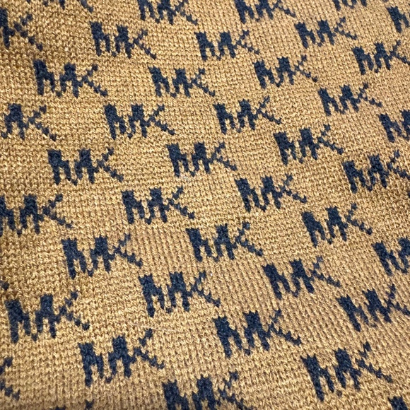 NWT Michael Kors hat and scarf set - Picture 5 of 7